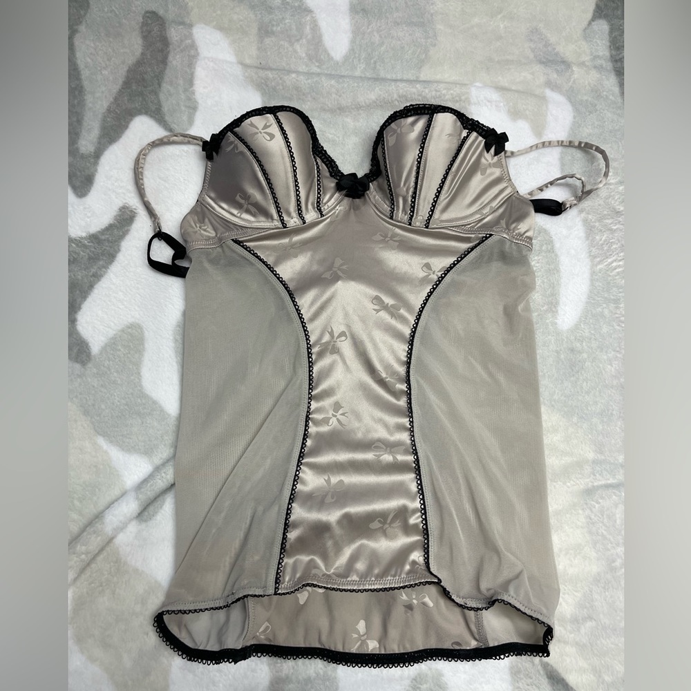 Victoria’s Secret SLT satin corset and vstring.  34C/M